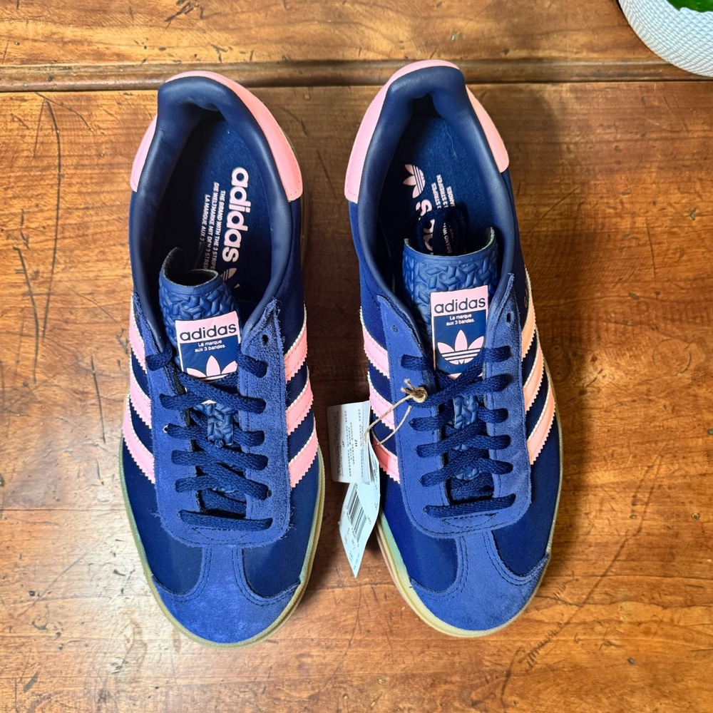 NWT Adidas Women's Blue and Pink Sneakers, Size 7.5 - Picture 6 of 10